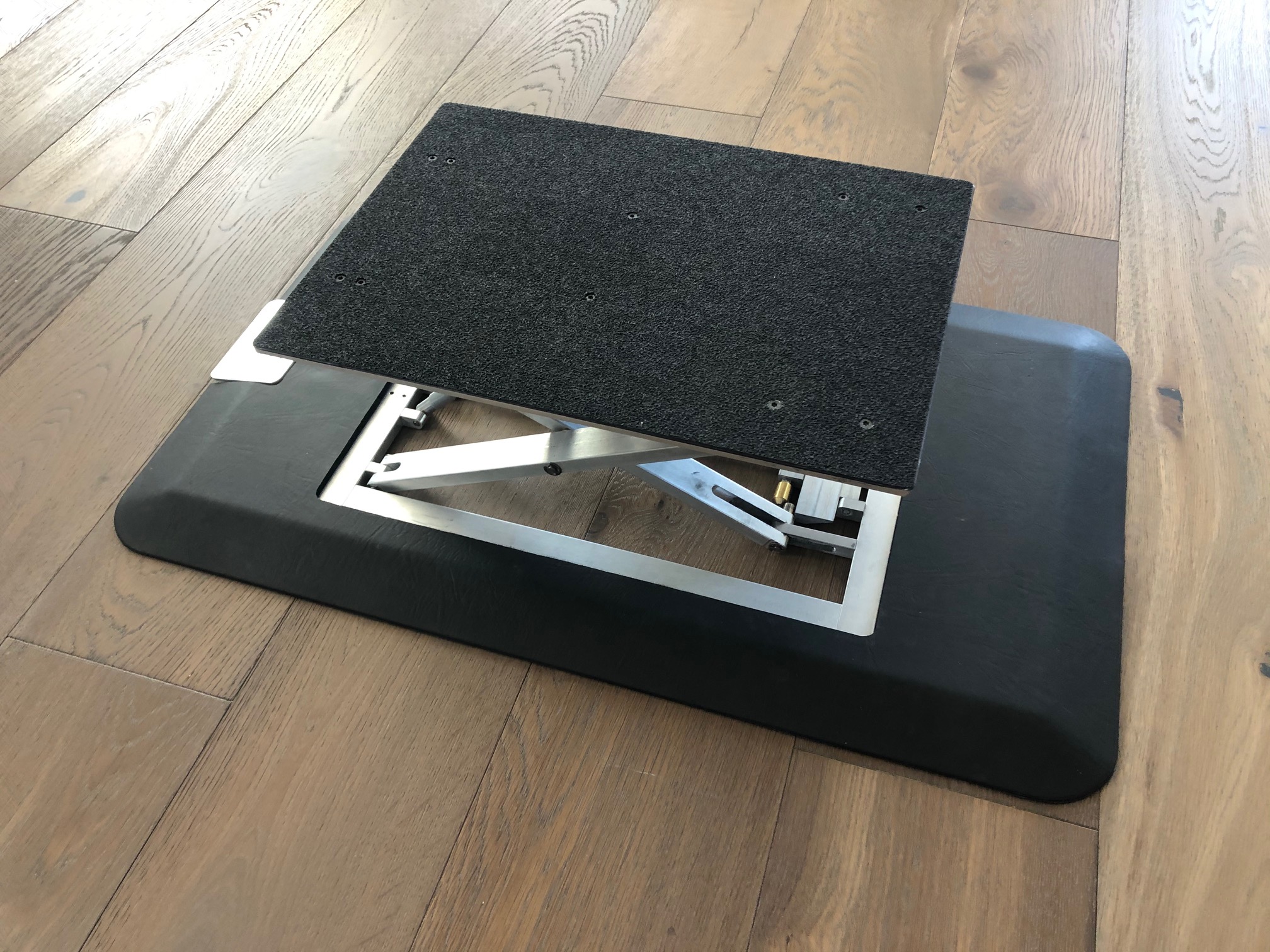 Rizer elevated for reaching, stable and low-profile when flat